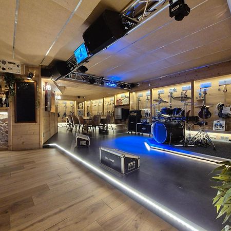 Del Vino Bar A Vin & Guitares Appartement Sauna Terrasse Garage Orchamps-Vennes Esterno foto