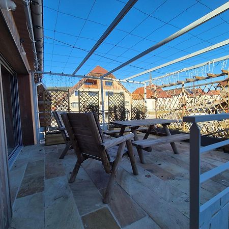 Del Vino Bar A Vin & Guitares Appartement Sauna Terrasse Garage Orchamps-Vennes Esterno foto