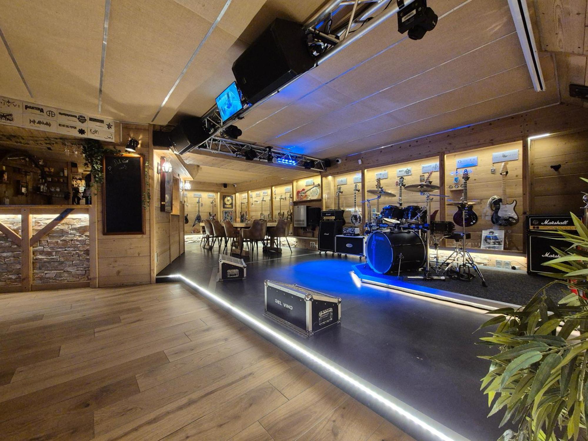 Del Vino Bar A Vin & Guitares Appartement Sauna Terrasse Garage Orchamps-Vennes Esterno foto
