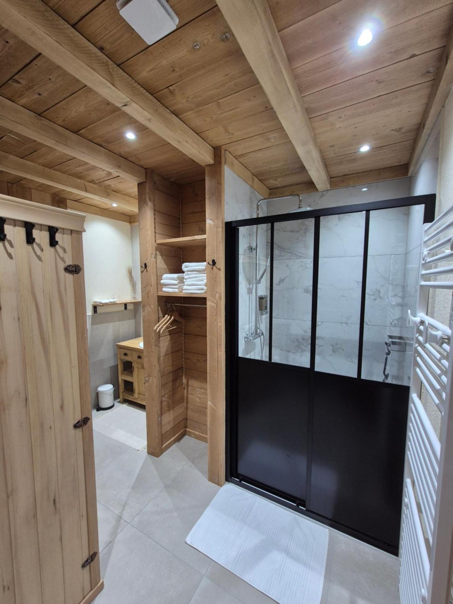 Del Vino Bar A Vin & Guitares Appartement Sauna Terrasse Garage Orchamps-Vennes Esterno foto